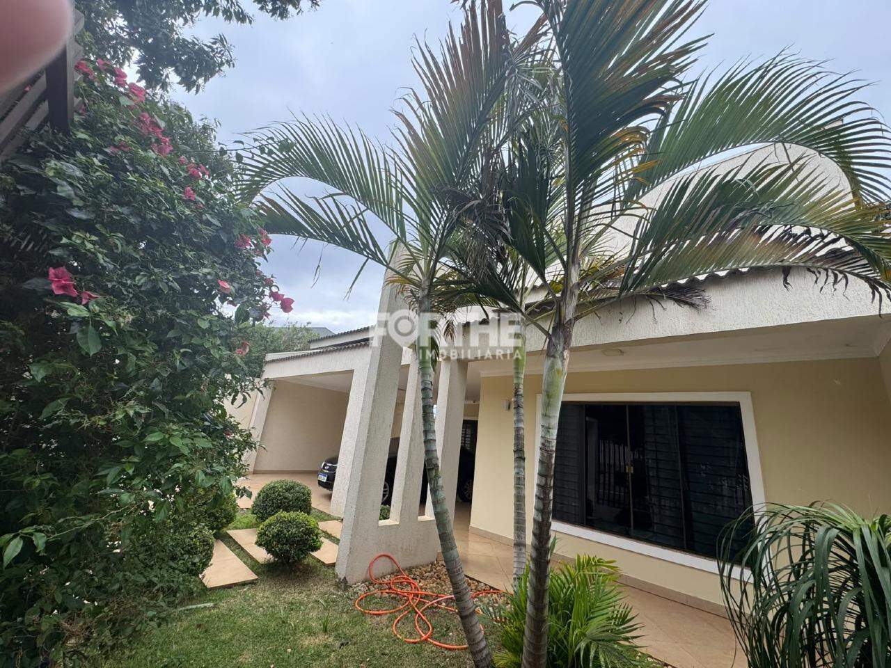 Casa 3 Dormitórios Maria Luiza 251m²