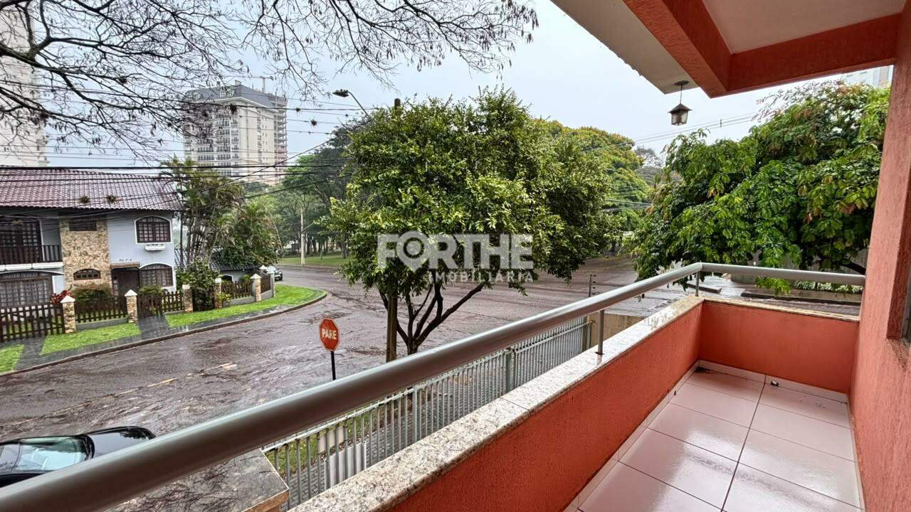 Sobrado à venda no Country: