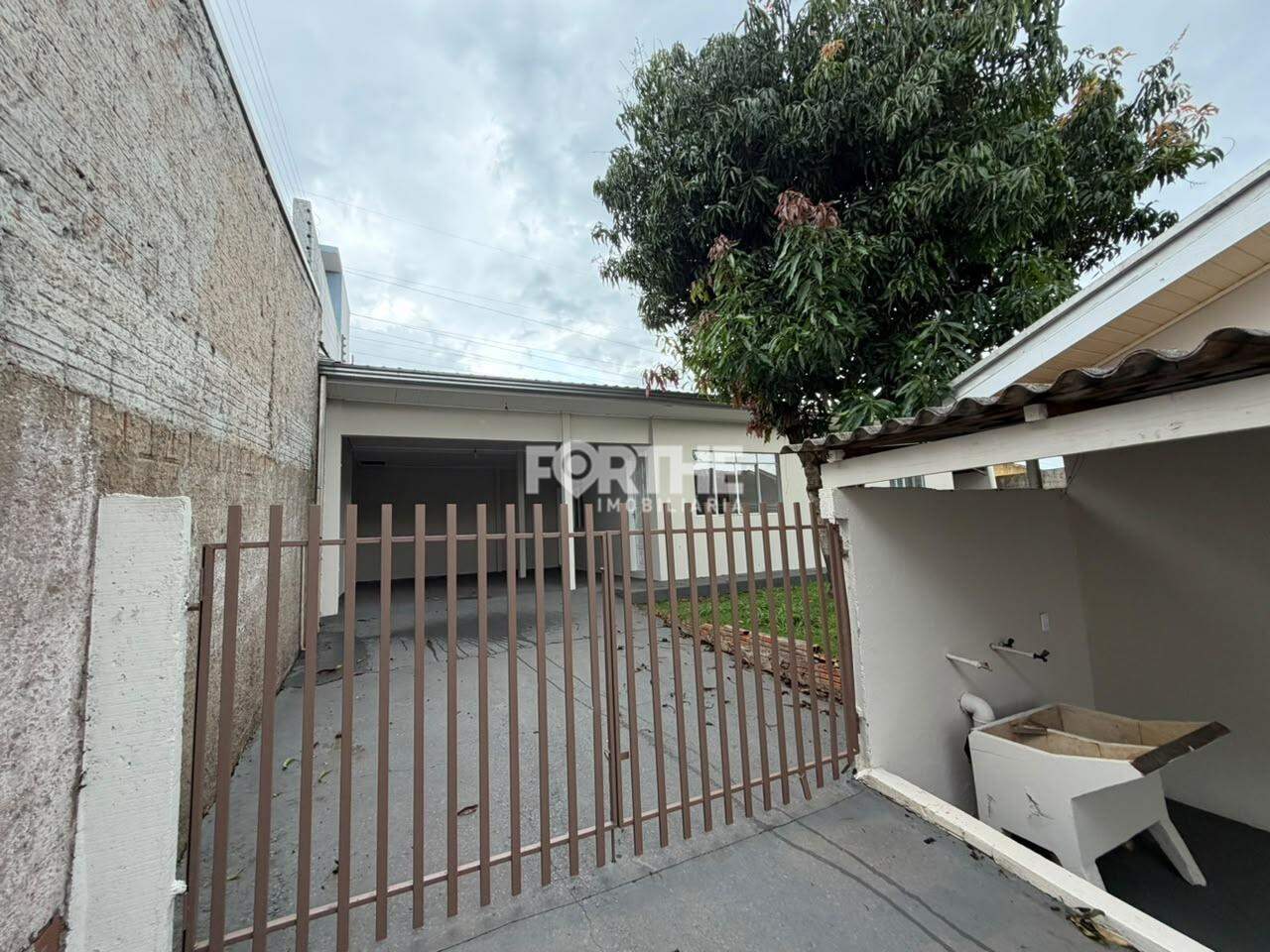 Casa 2 Dormitórios Canadá 66m²