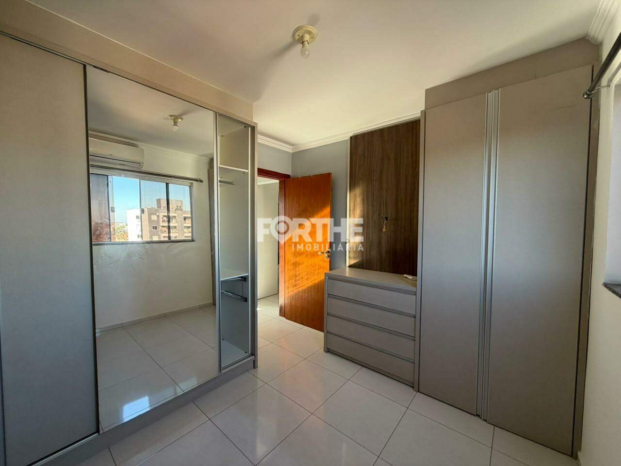 Apartamento à venda no Coqueiral: