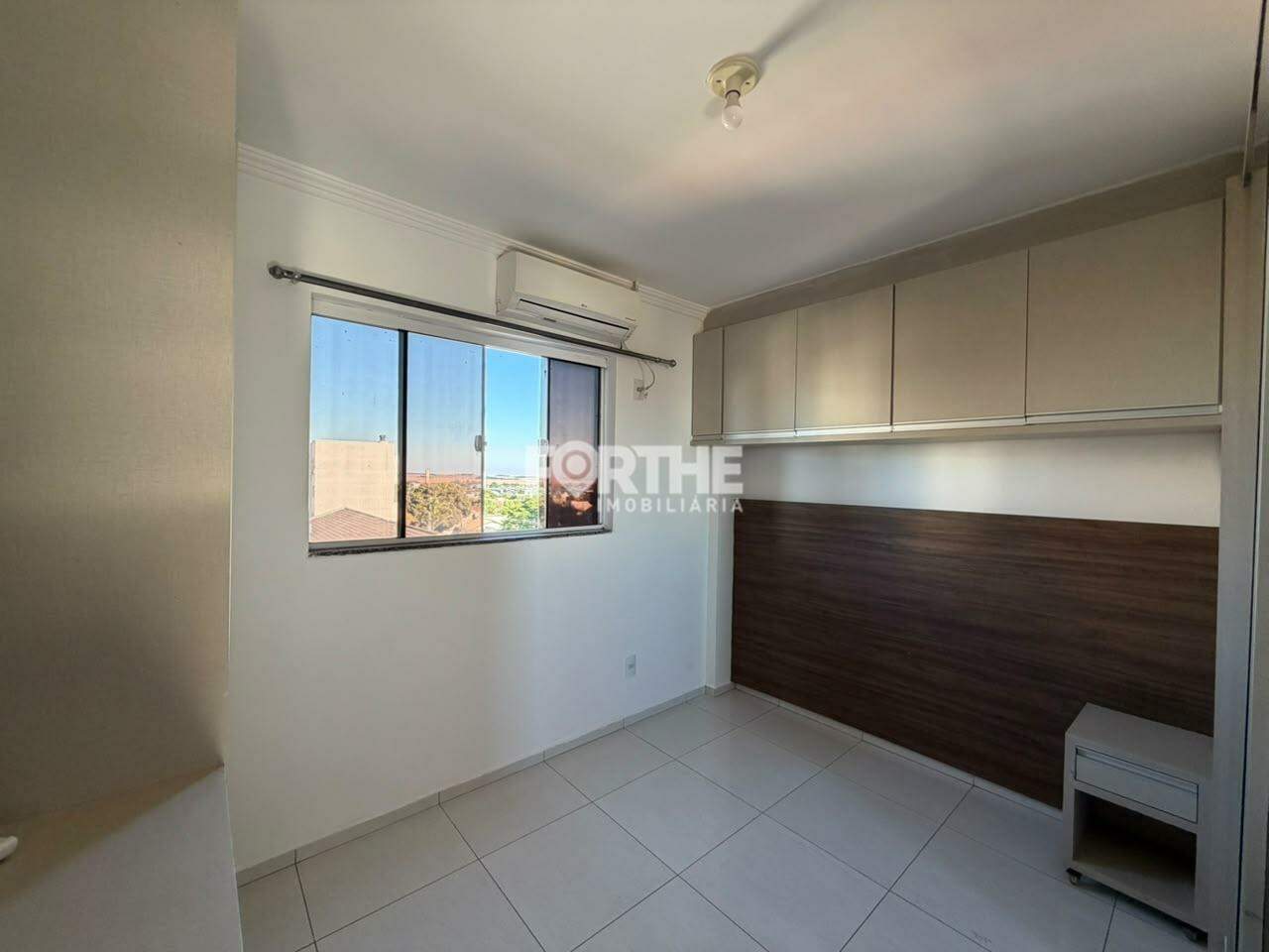 Apartamento à venda no Coqueiral:
