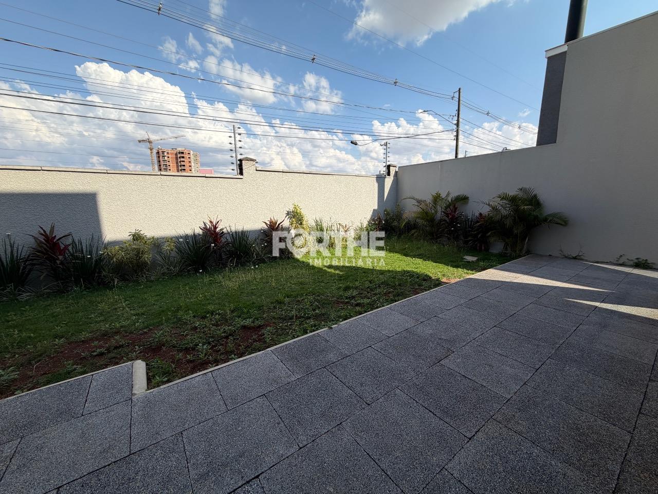 Sobrado em condomínio à venda no FAG: 