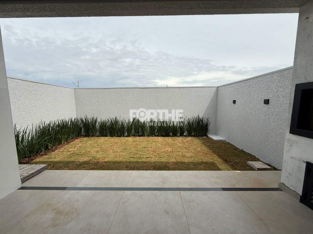 Casa à venda no Recanto Tropical IV:
