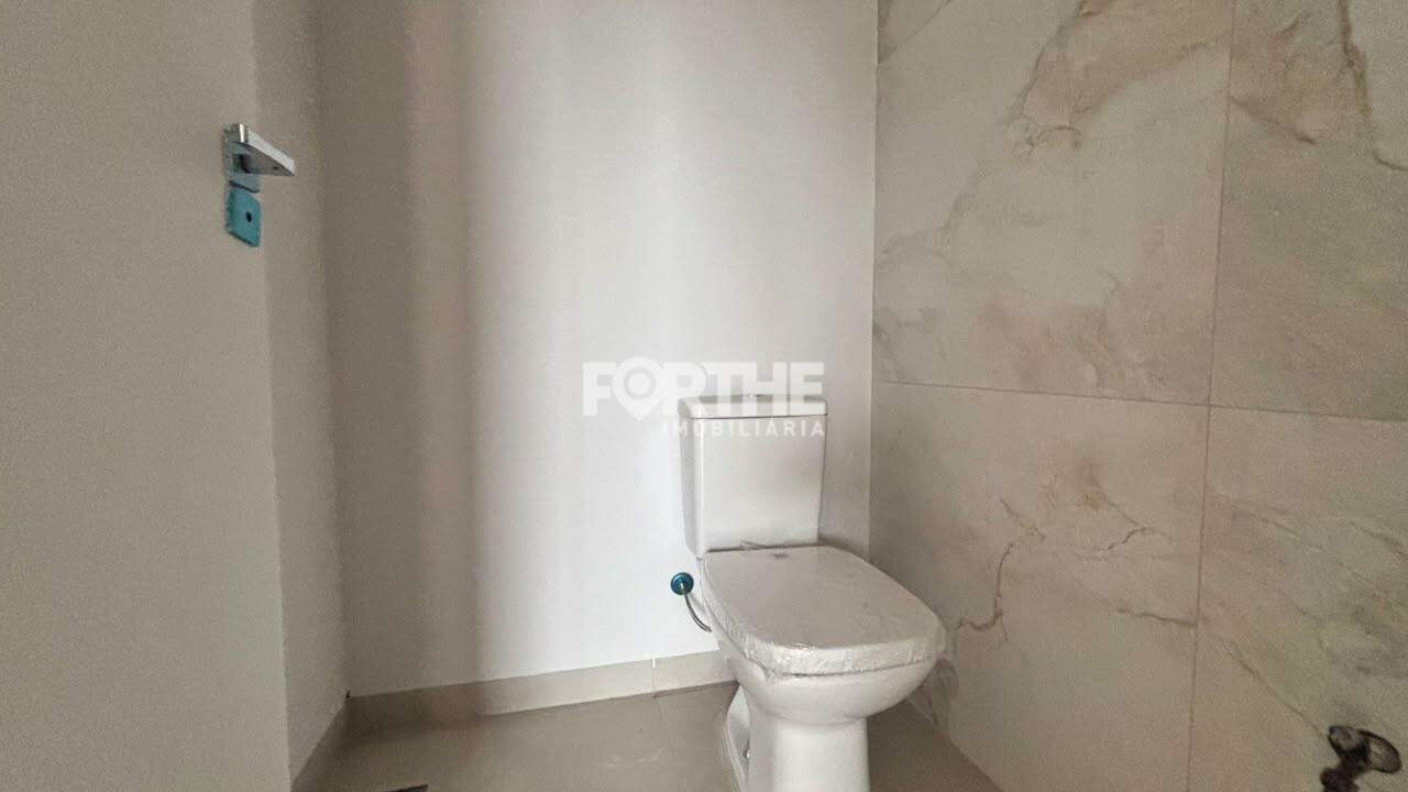 Sobrado à venda no Pioneiros Catarinenses: 