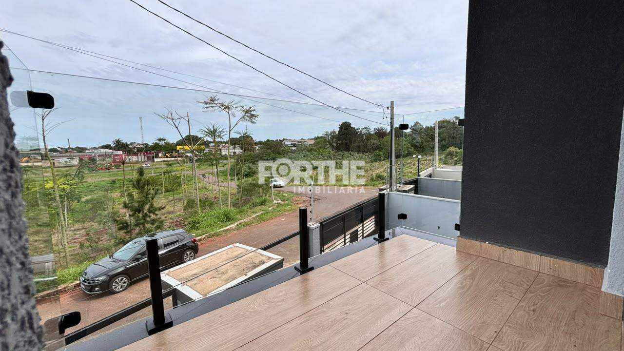 Sobrado à venda no Pioneiros Catarinenses: 