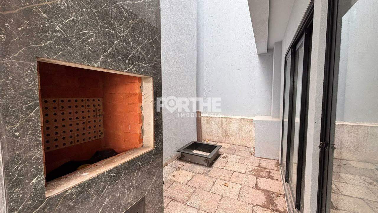 Sobrado à venda no Pioneiros Catarinenses: 