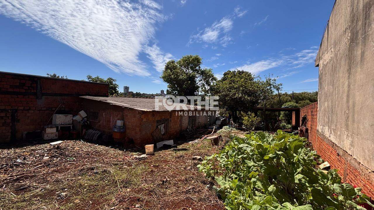 Terreno à venda no Santa Cruz: 