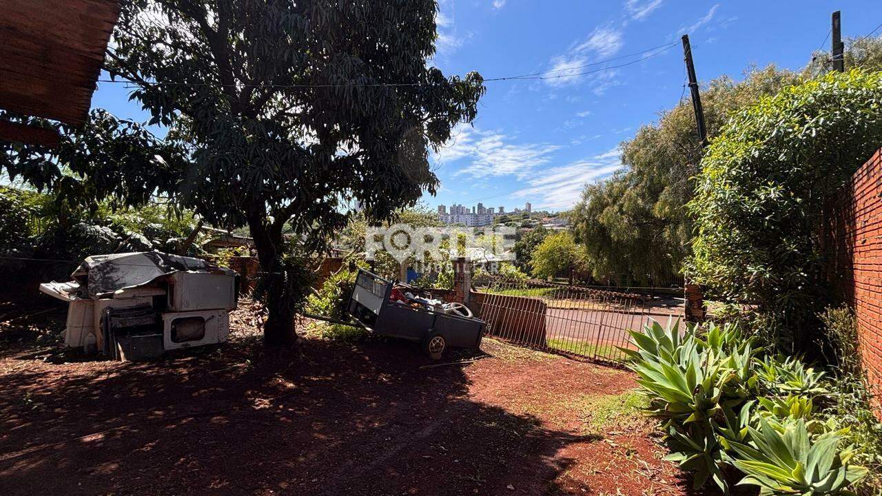 Terreno à venda no Santa Cruz: 