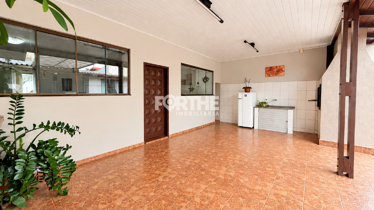 Casa à venda no Recanto Tropical: 