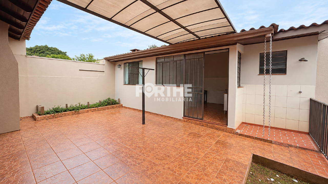 Casa à venda no Recanto Tropical: 