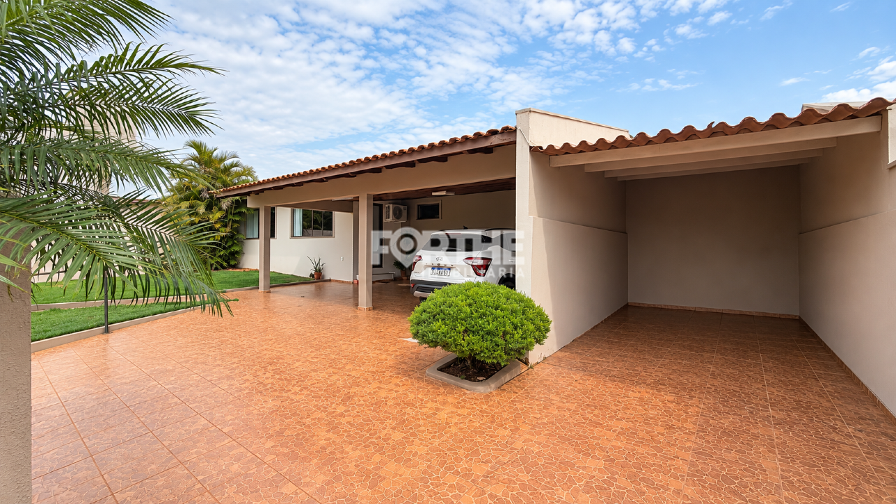 Casa à venda no Recanto Tropical: 