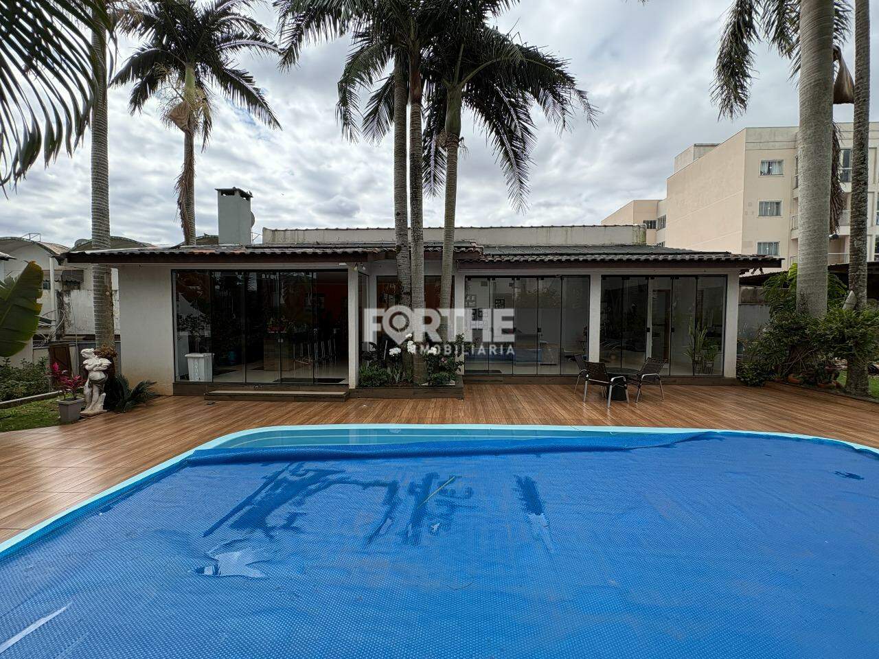 Sobrado à venda no Recanto Tropical: