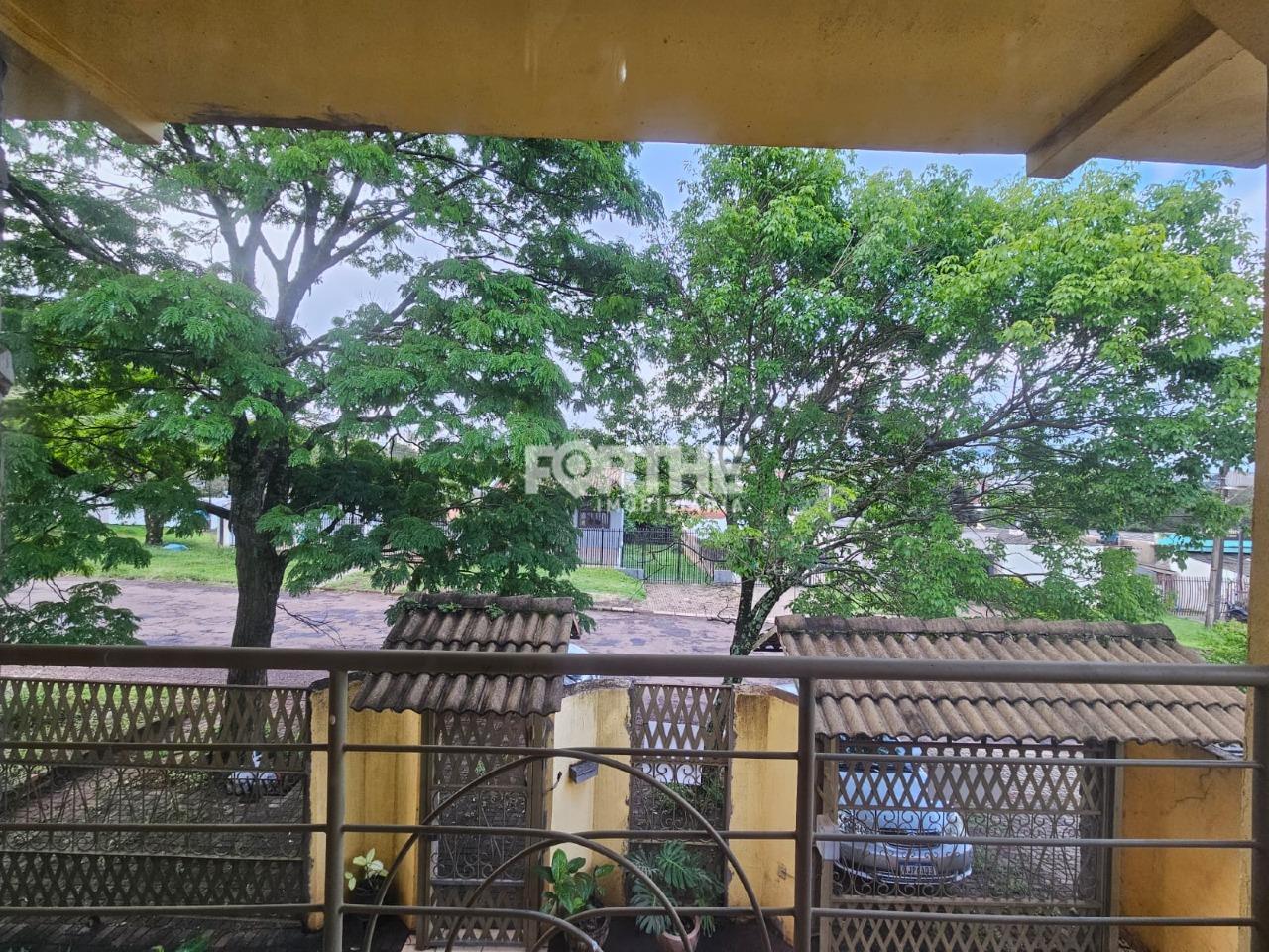 Sobrado à venda no Universitário: 