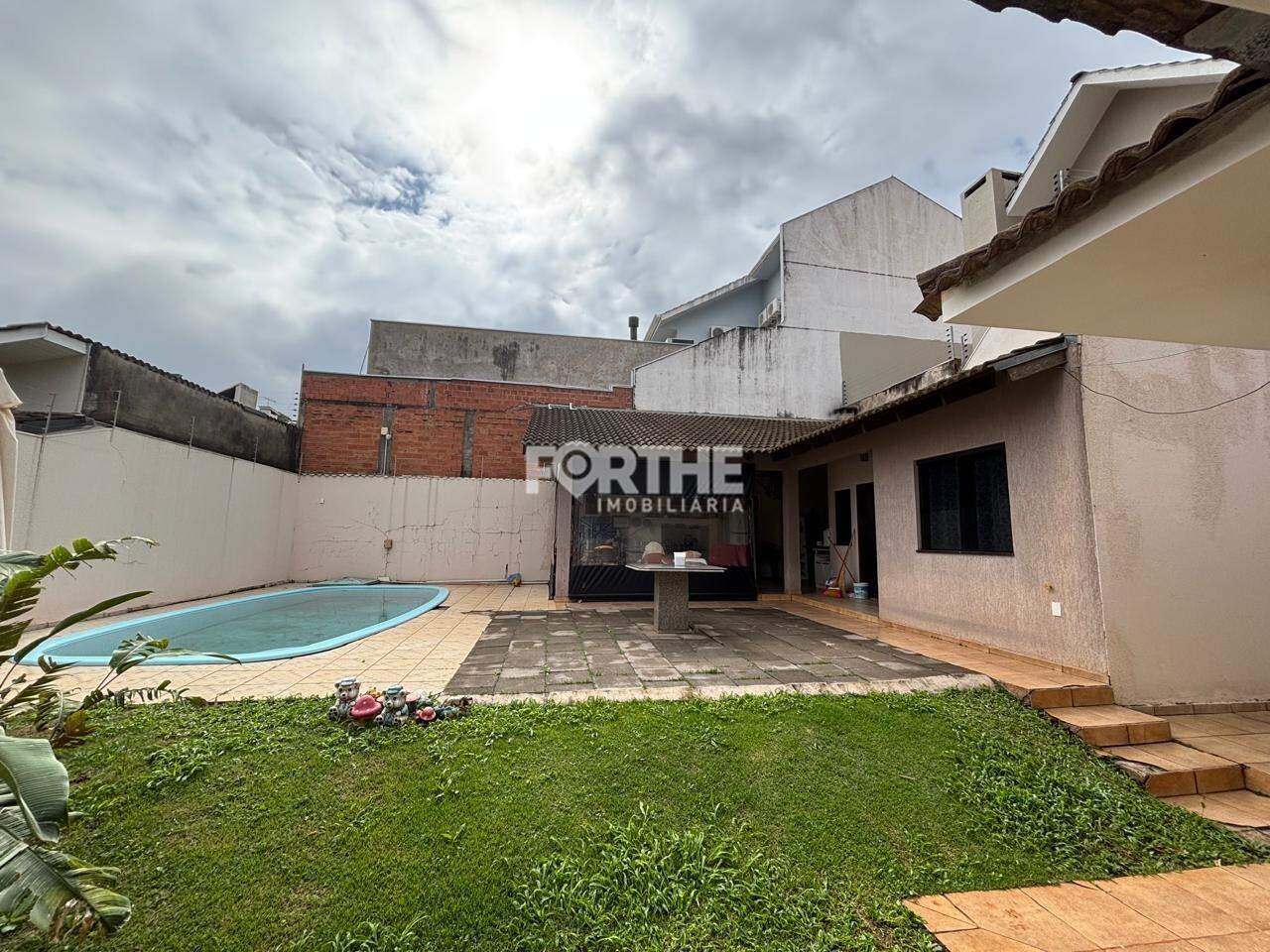 Casa à venda no Recanto Tropical: 