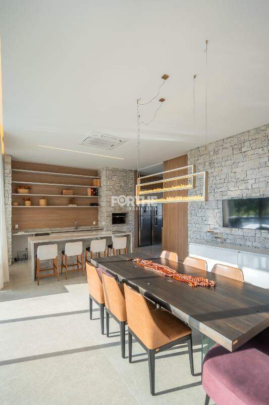 Sobrado em condomínio à venda no Cancelli: 