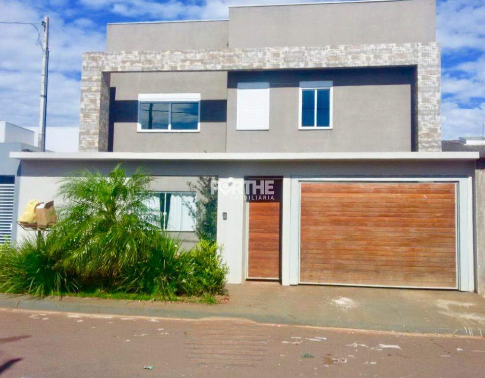 Sobrado 3 Dormitórios Santa Fé 241m²