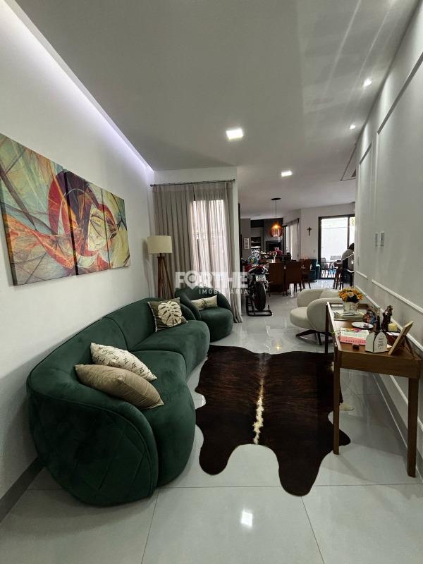 Sobrado em condomínio à venda no FAG: 