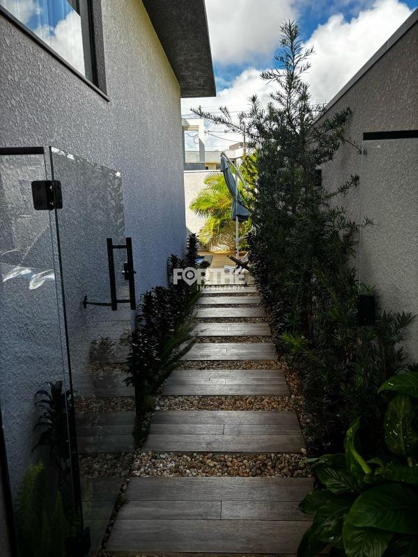 Sobrado em condomínio à venda no FAG: 