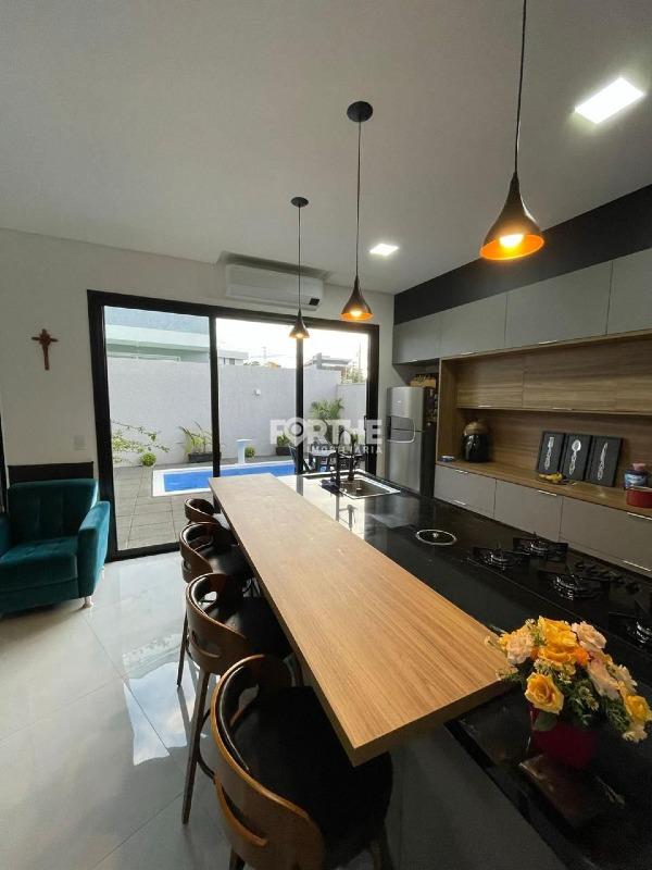 Sobrado em condomínio à venda no FAG: 