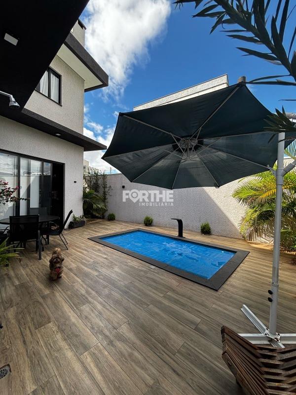 Sobrado em condomínio à venda no FAG: 