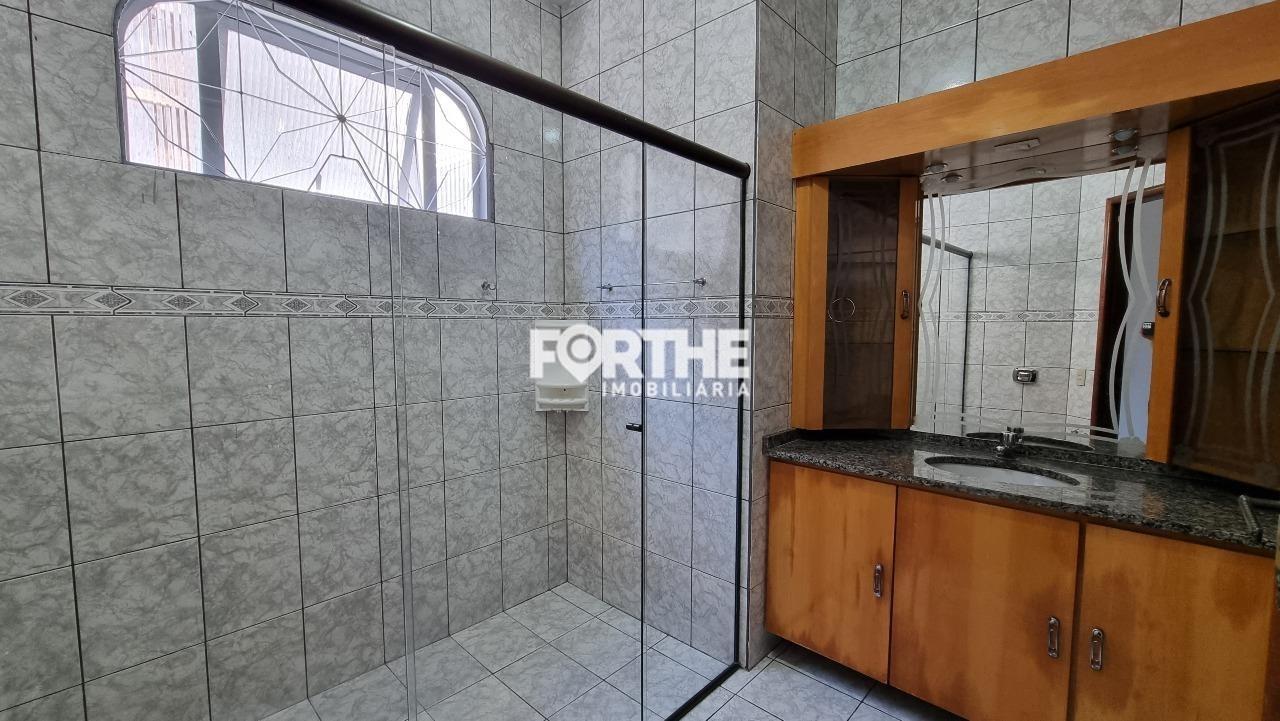 Casa à venda no Universitário: 