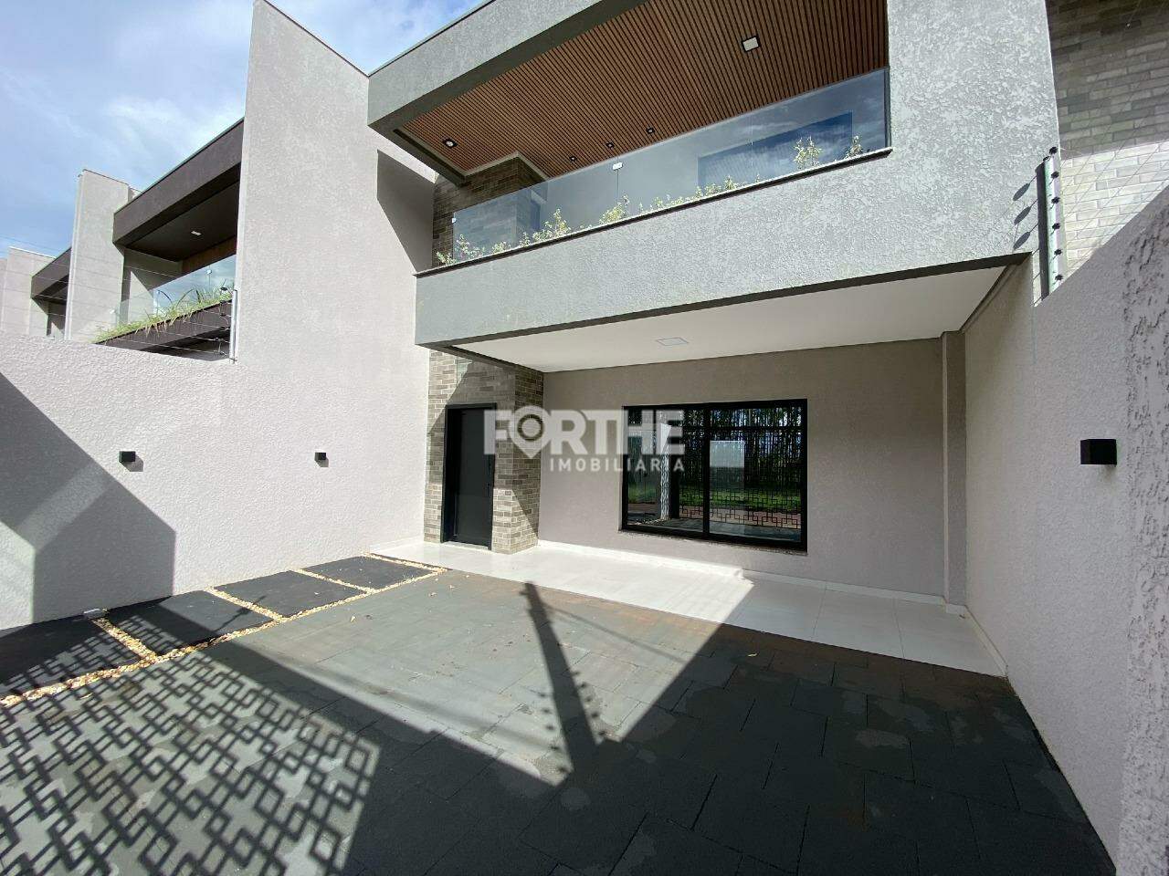 Sobrado 3 Dormitórios Tropical III 159m²