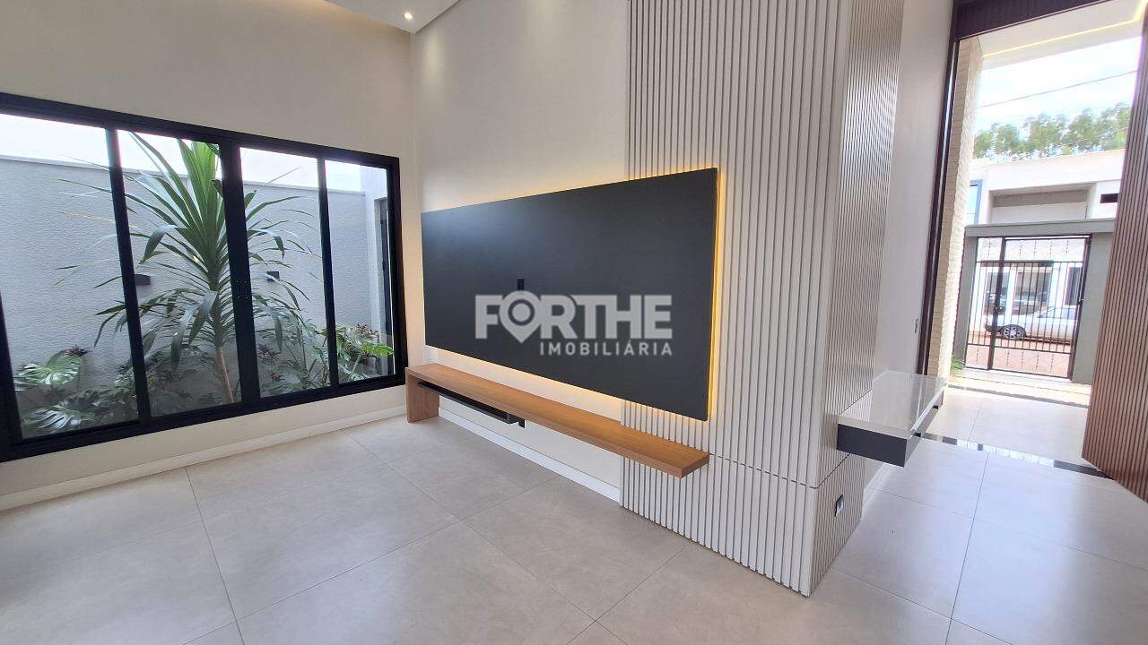 Casa à venda no Tropical III: 