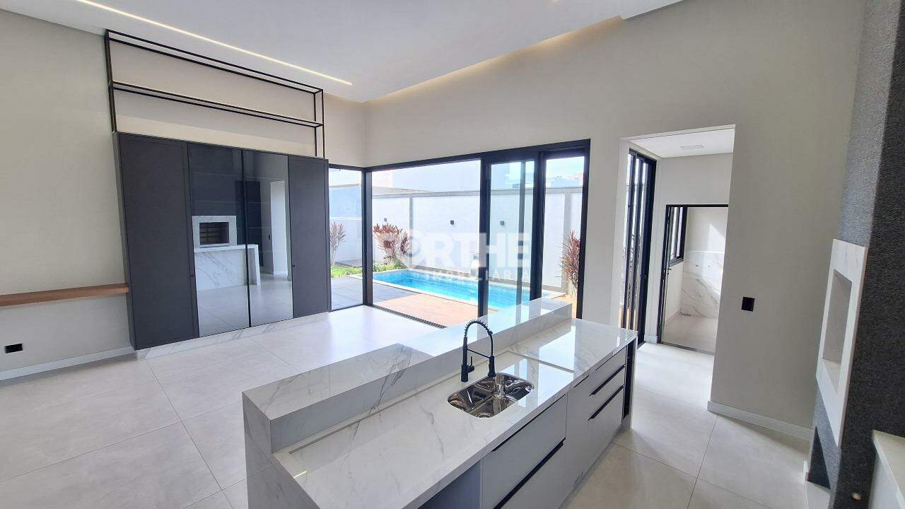 Casa à venda no Tropical III: 