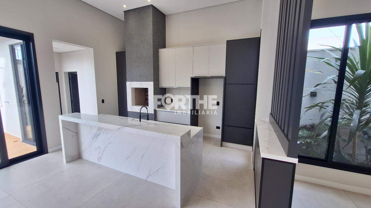 Casa à venda no Tropical III: 