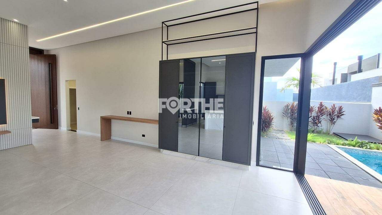 Casa à venda no Tropical III: 