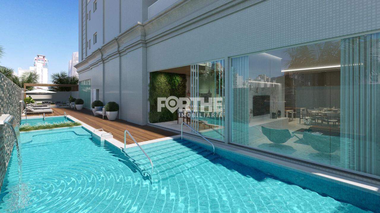 Apartamento à venda no Meia Praia: 