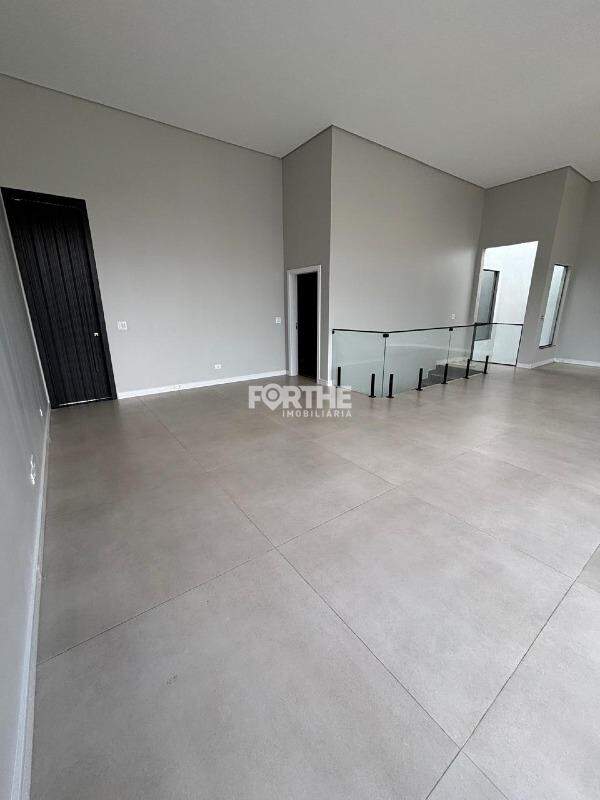 Sobrado à venda no Região do Lago: 