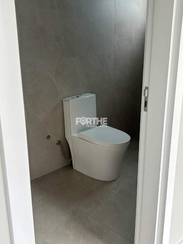 Sobrado à venda no Região do Lago: 