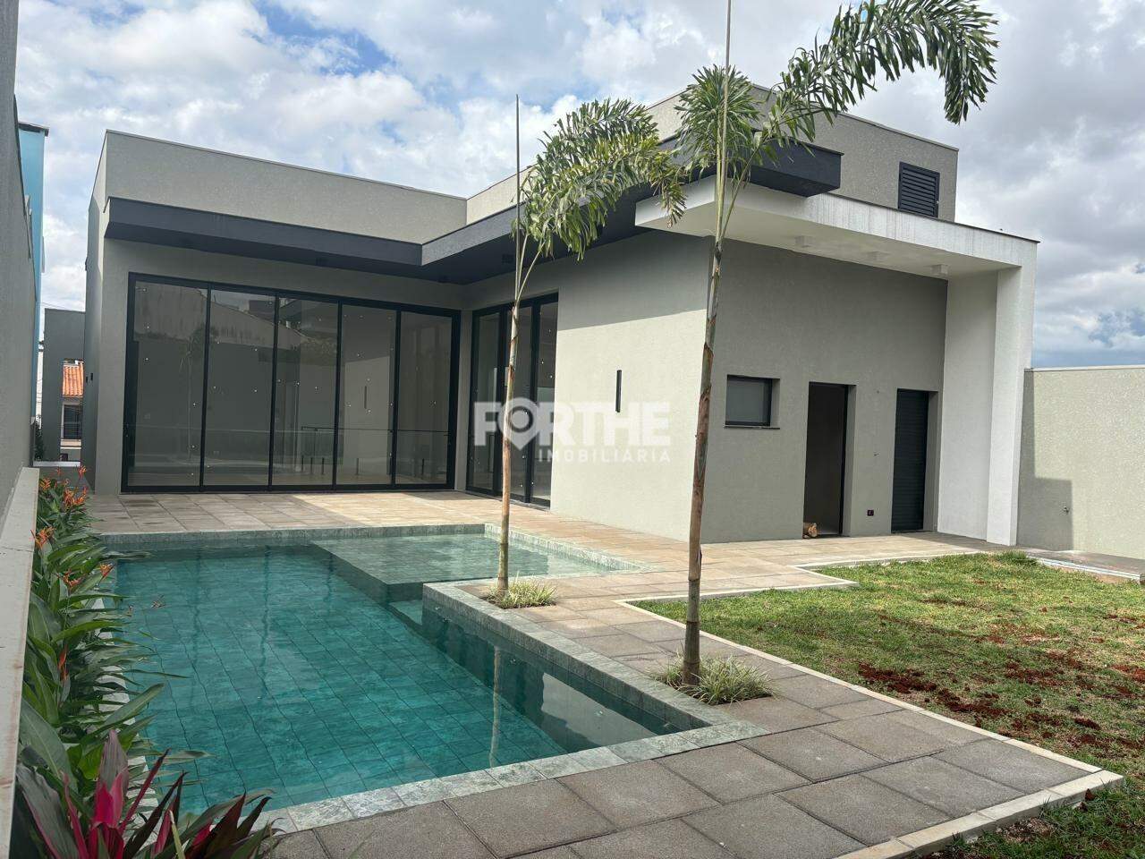 Sobrado à venda no Região do Lago: 