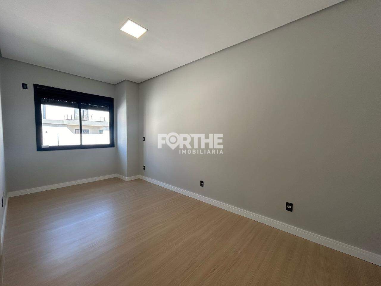 Sobrado à venda no Country: 