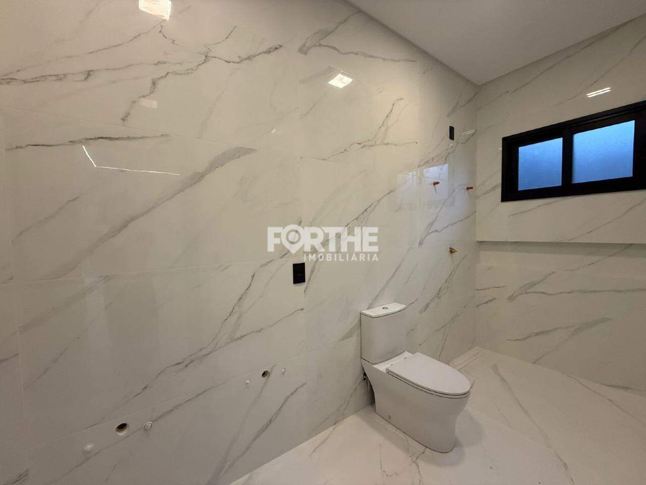 Casa à venda no Tropical II: 