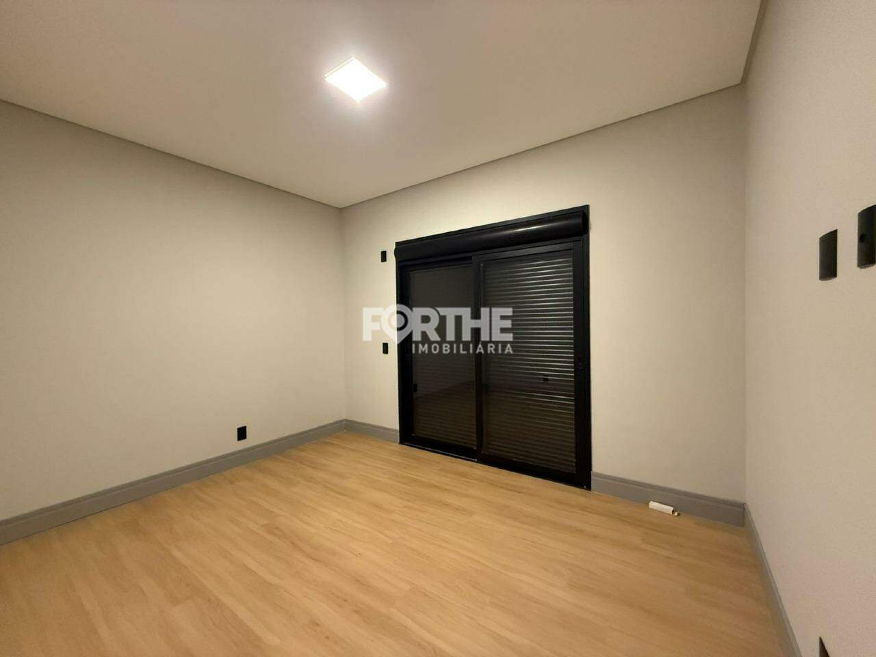 Casa à venda no Tropical II: 