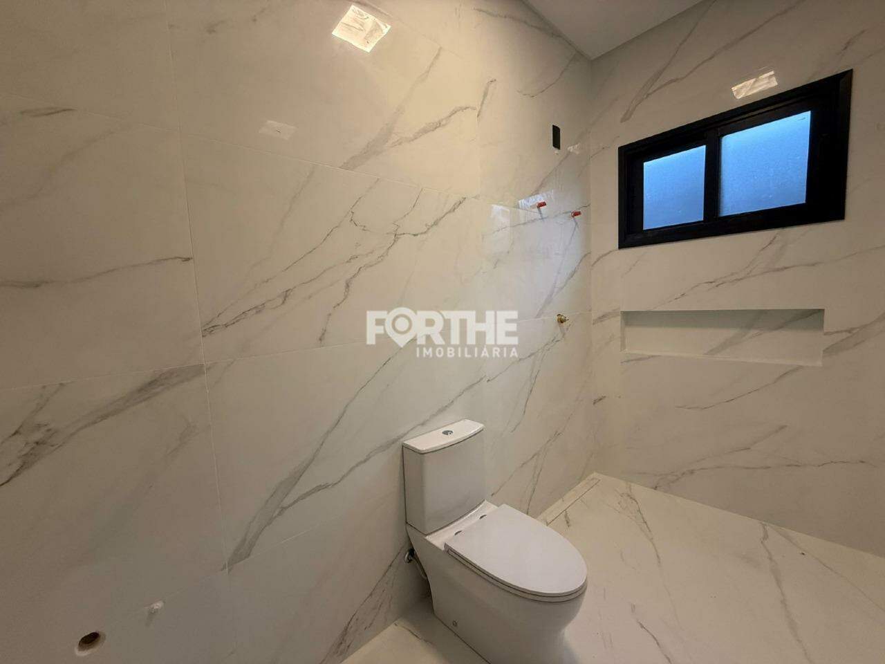 Casa à venda no Tropical II: 