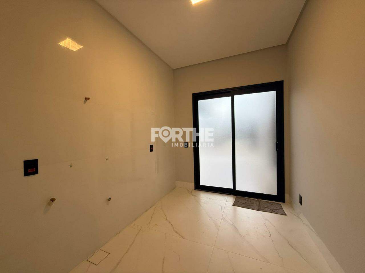 Casa à venda no Tropical II: 