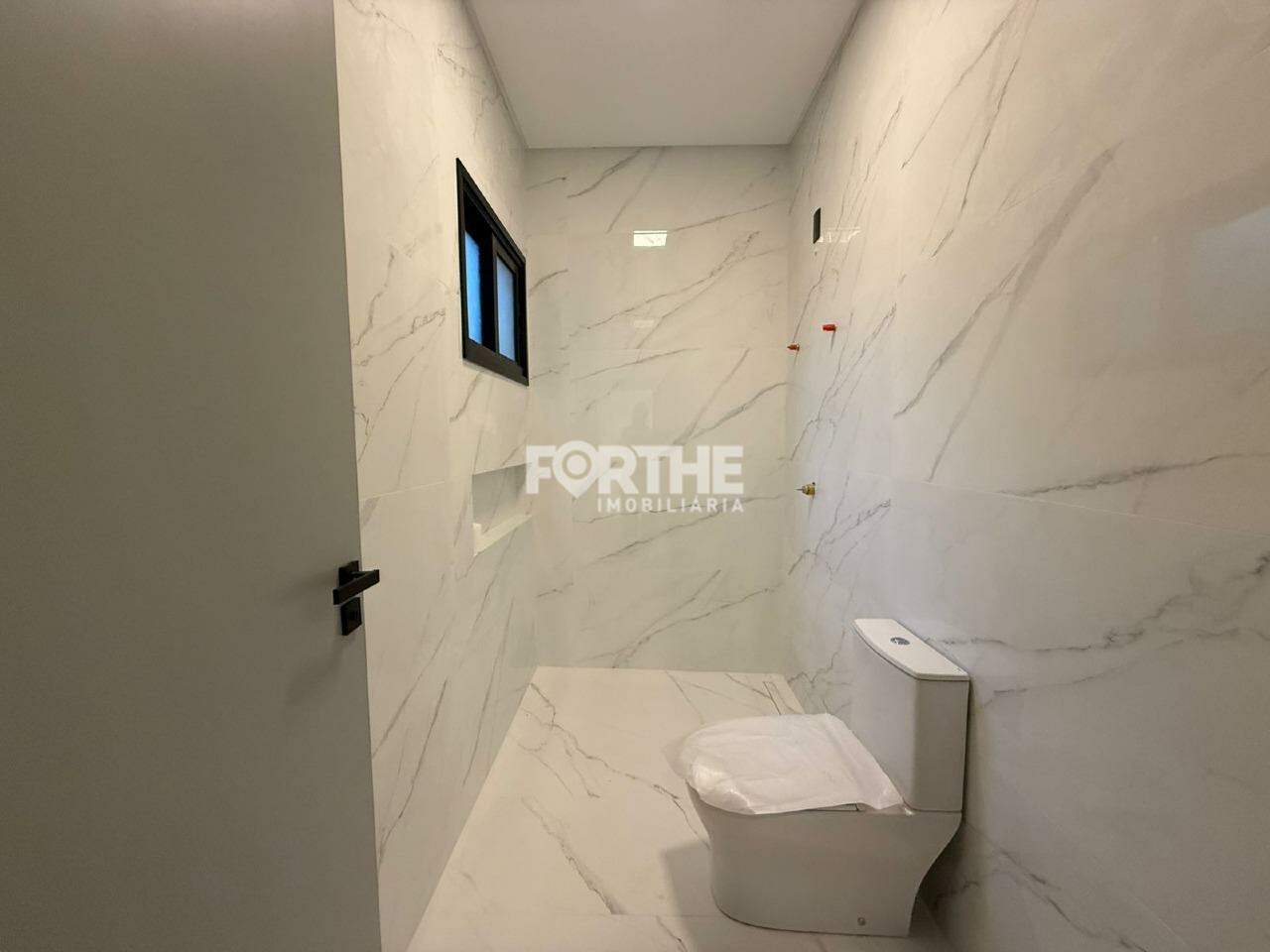 Casa à venda no Tropical II: 