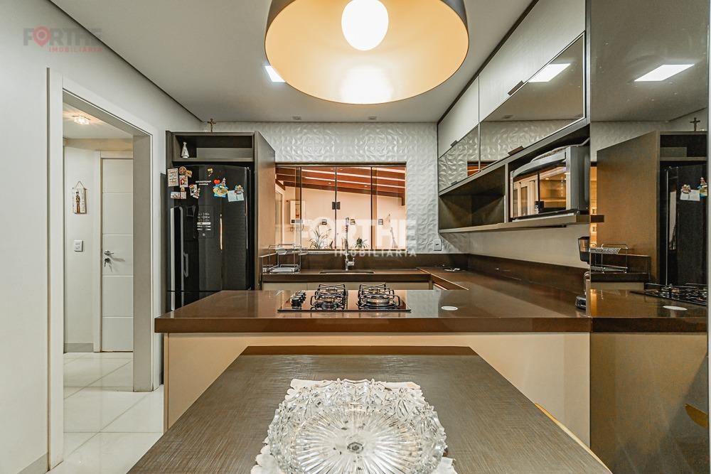 Sobrado à venda no Country: 