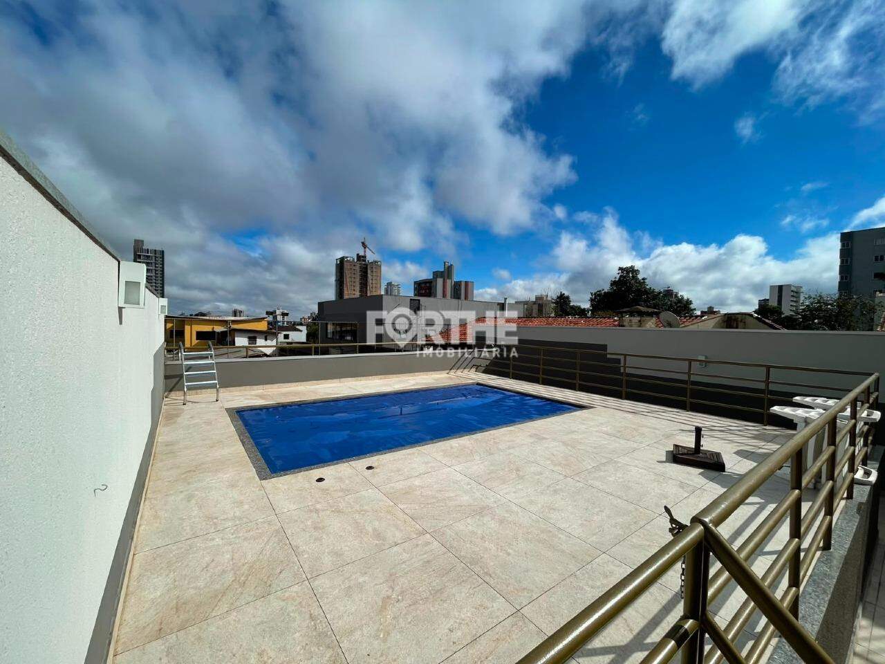 Apartamento para aluguel no Centro: 