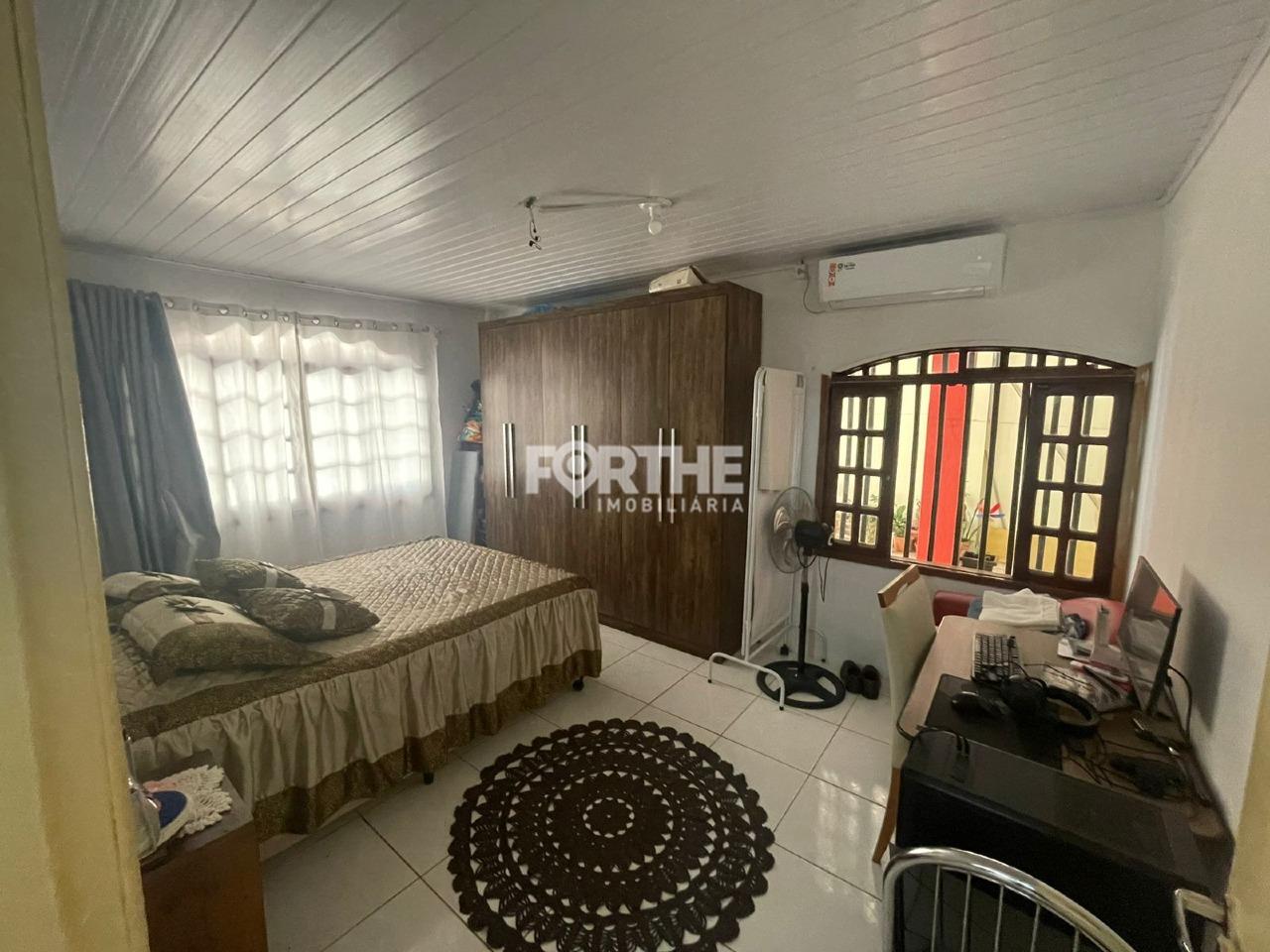 Casa à venda no Centro: