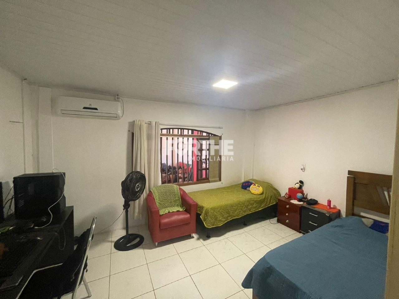 Casa à venda no Centro: