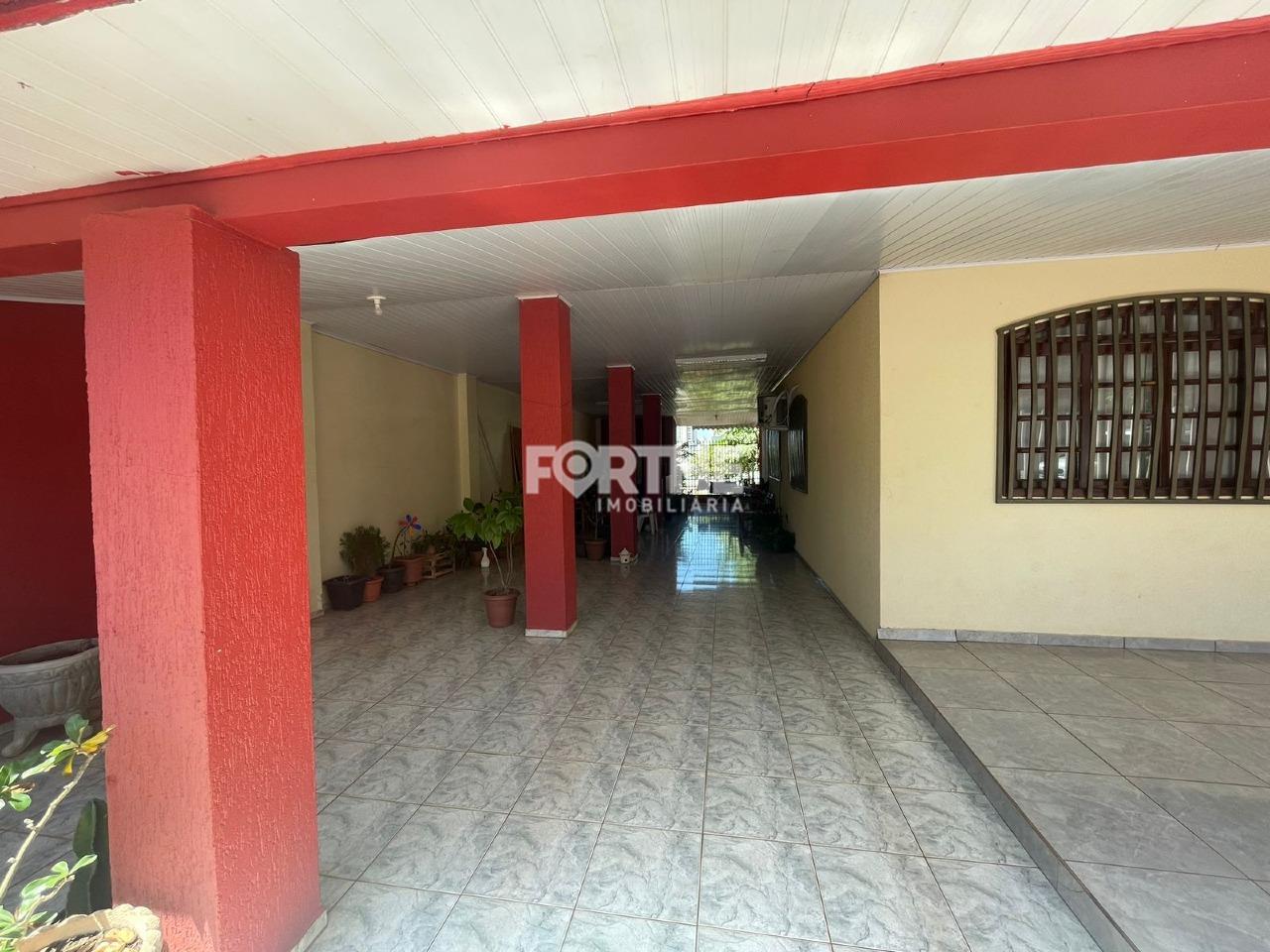 Casa à venda no Centro: