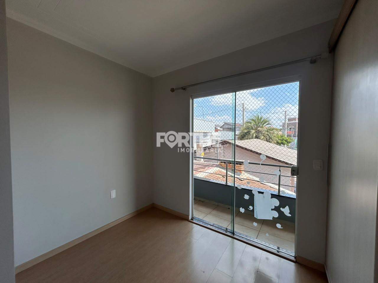 Sobrado para aluguel no Recanto Tropical: 