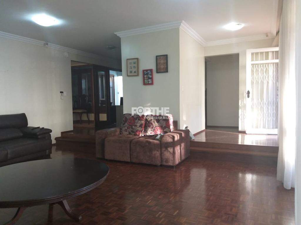 Casa 4 Dormitórios Centro 402m²