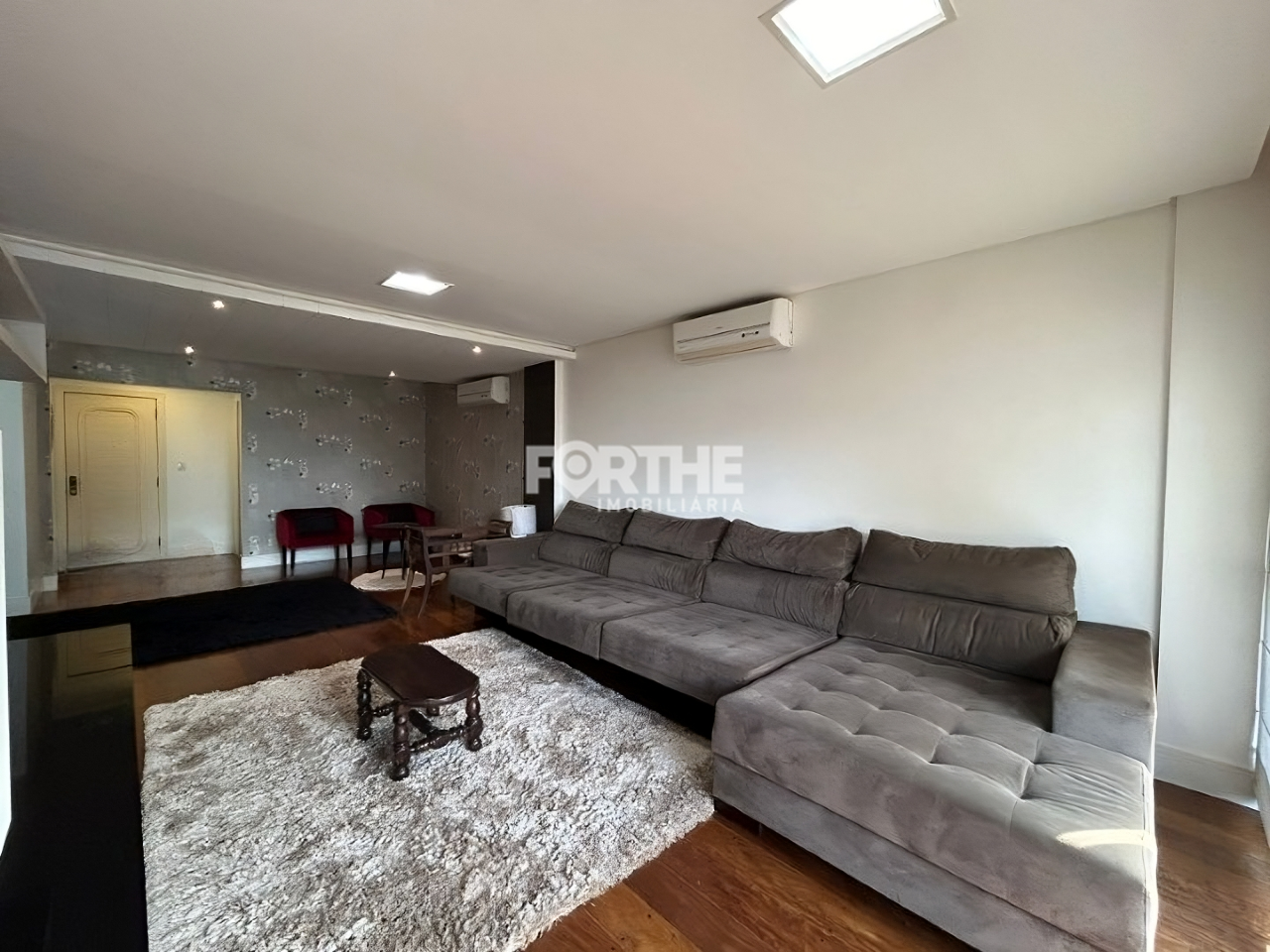 Apartamento 4 Dormitórios Centro 228m²