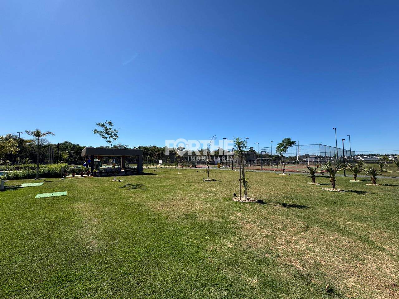 Terreno em condomínio à venda no FAG: 