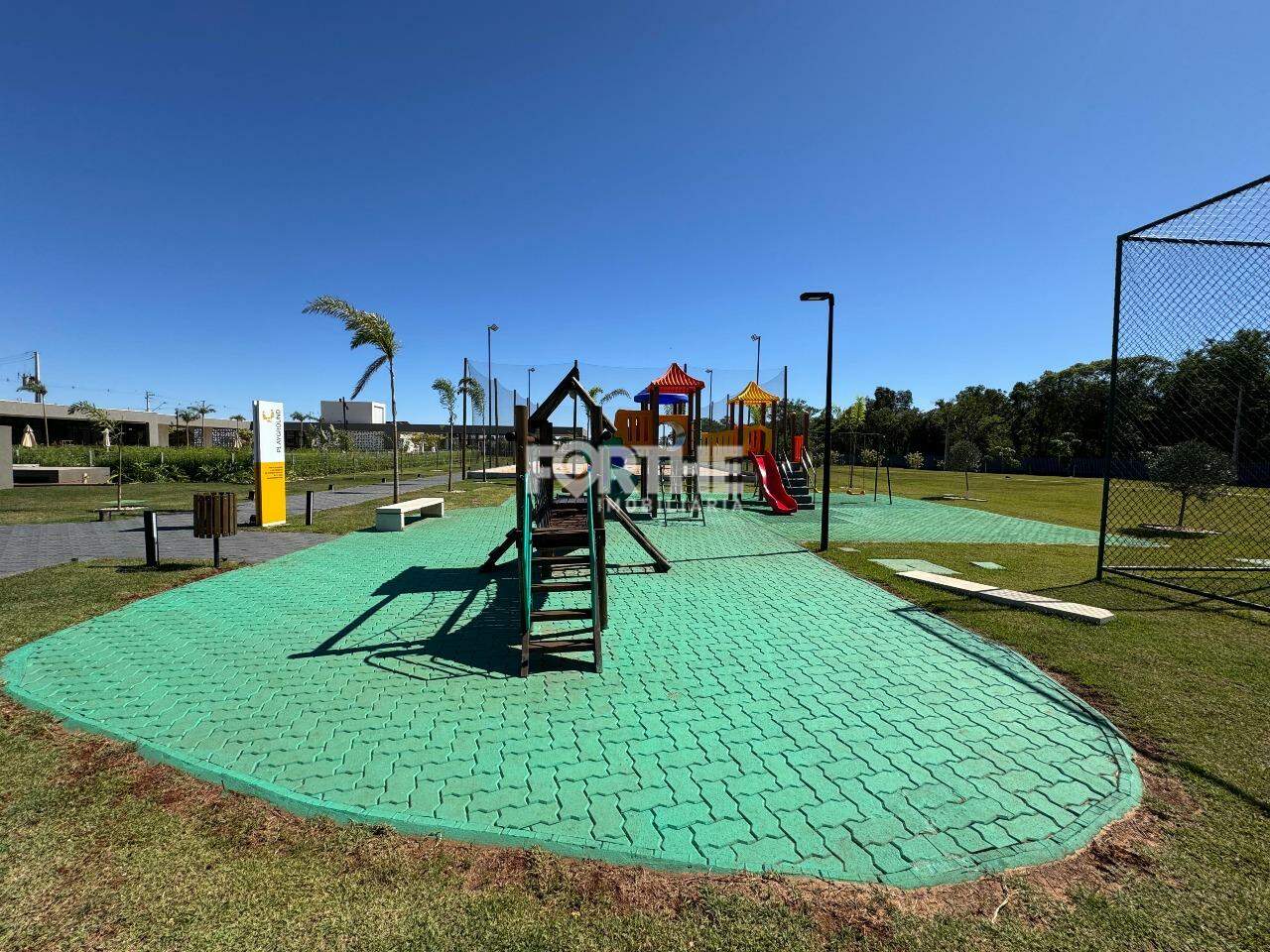 Terreno em condomínio à venda no FAG: 